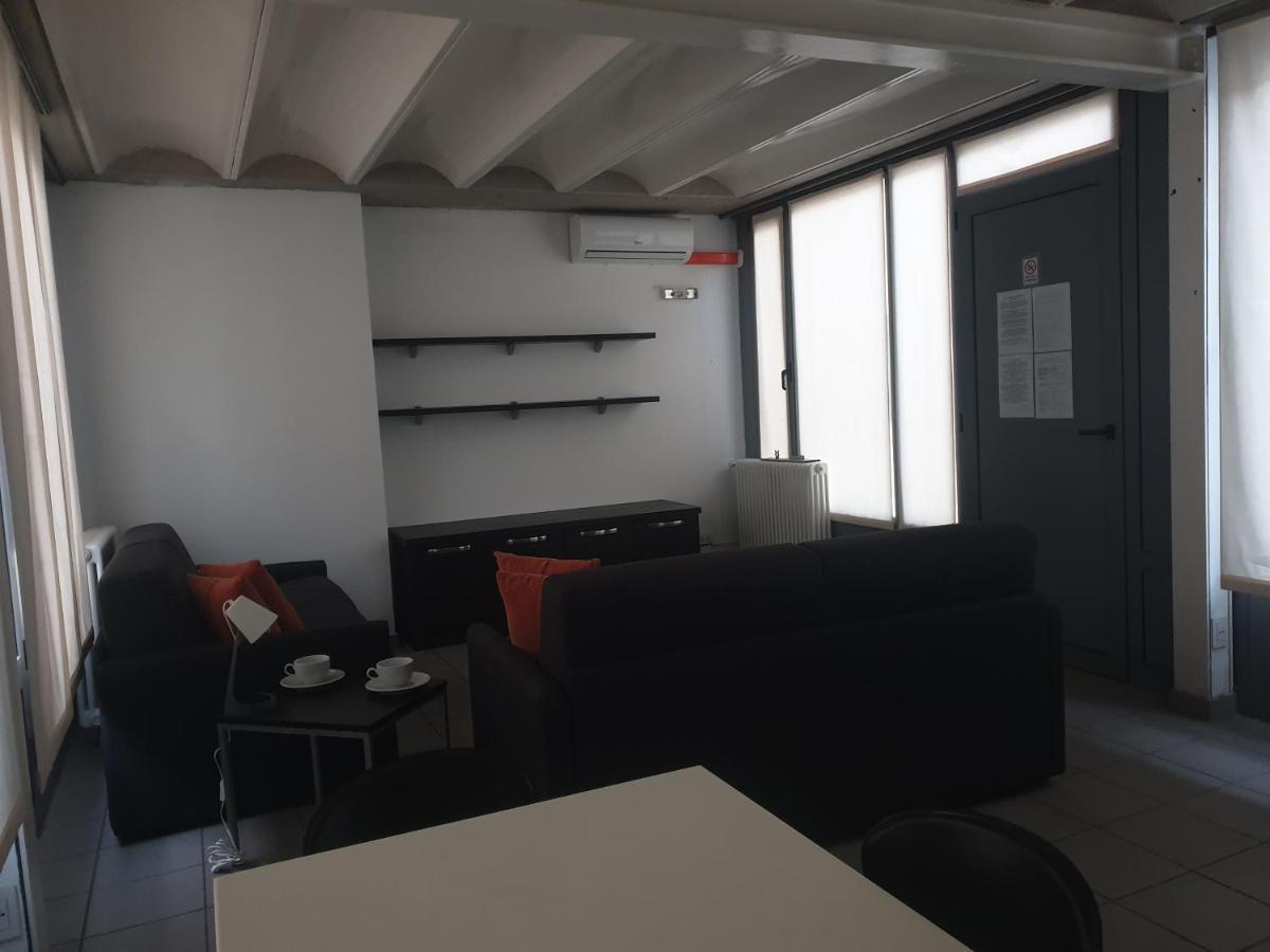 Appartamenti Tra Lago E Montagna Casa Ideale Lecco レッコ エクステリア 写真