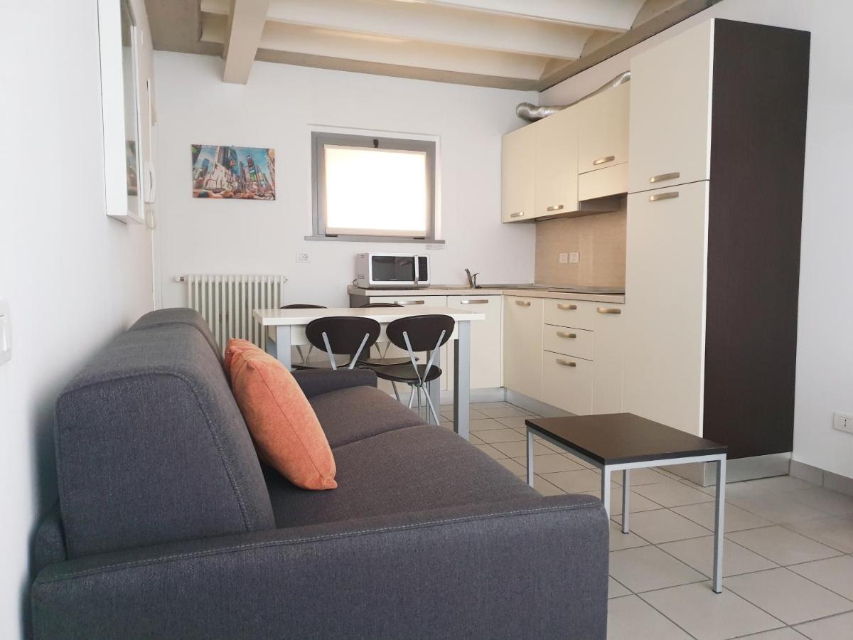Appartamenti Tra Lago E Montagna Casa Ideale Lecco レッコ エクステリア 写真