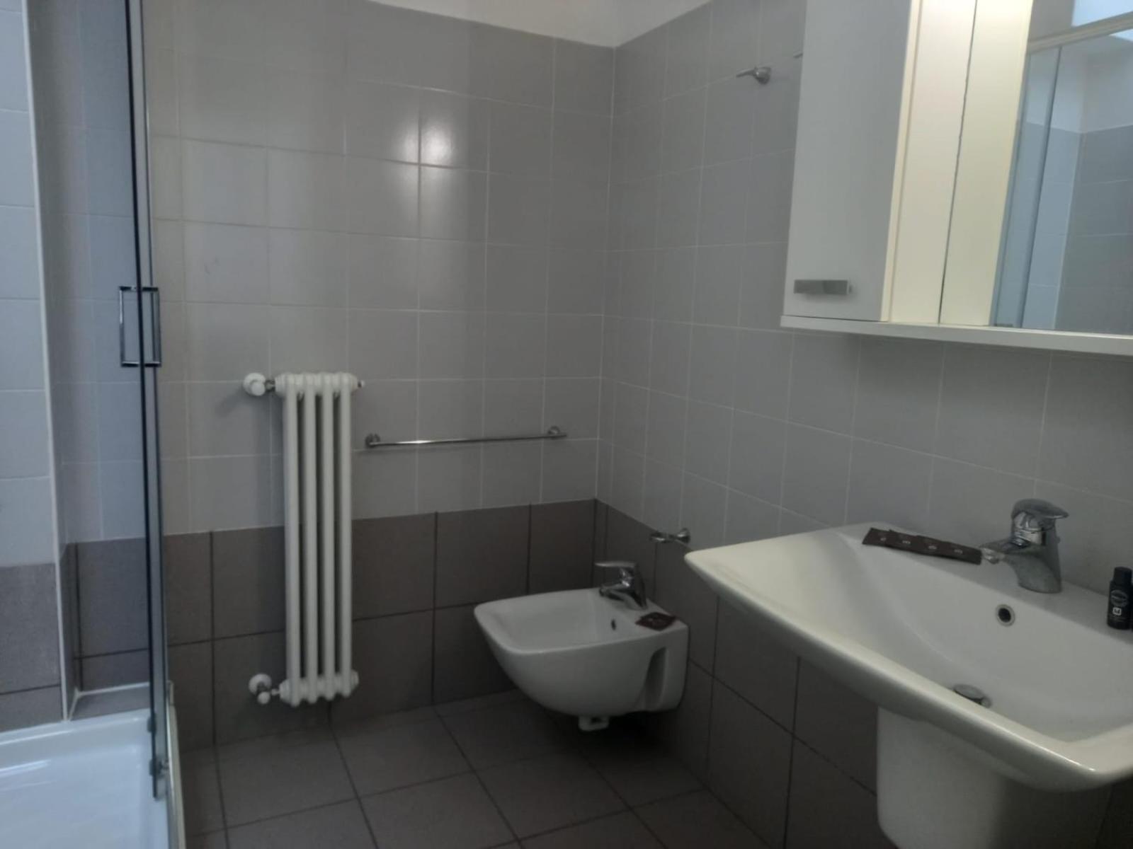 Appartamenti Tra Lago E Montagna Casa Ideale Lecco レッコ エクステリア 写真