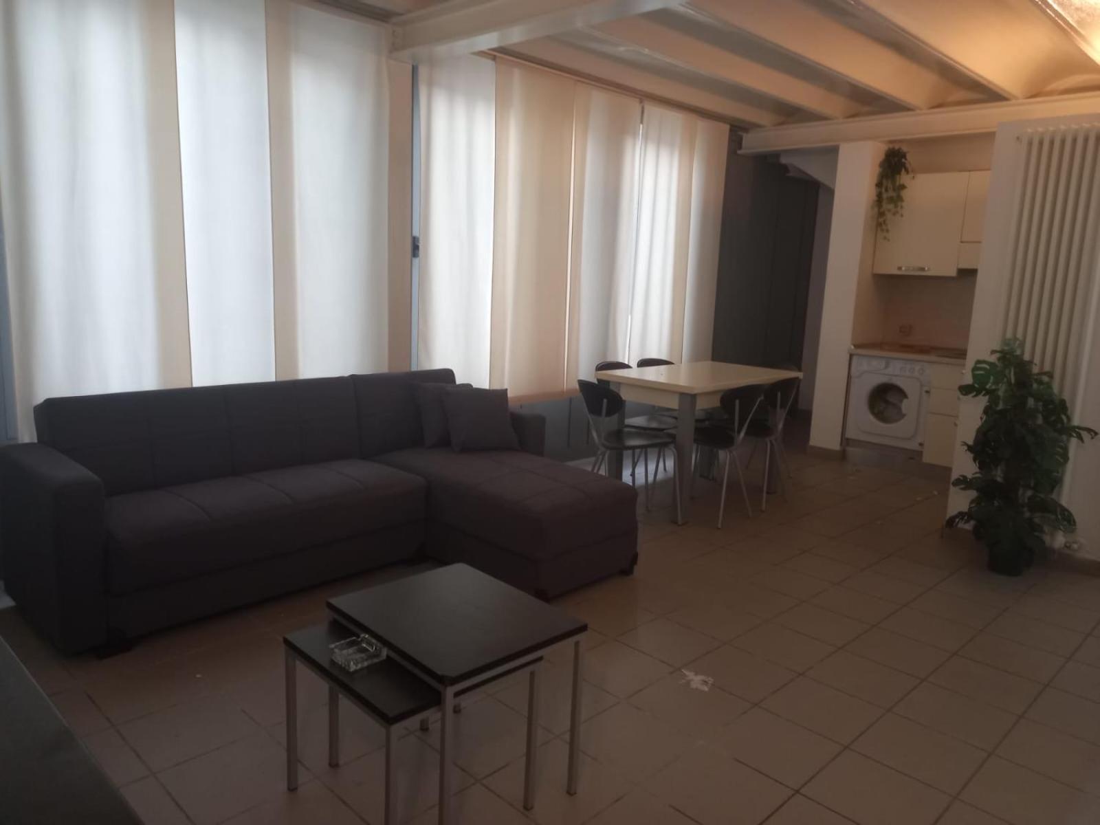 Appartamenti Tra Lago E Montagna Casa Ideale Lecco レッコ エクステリア 写真